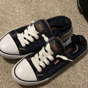 Levi's women’s team Denim and White Casual Sneakers size 7